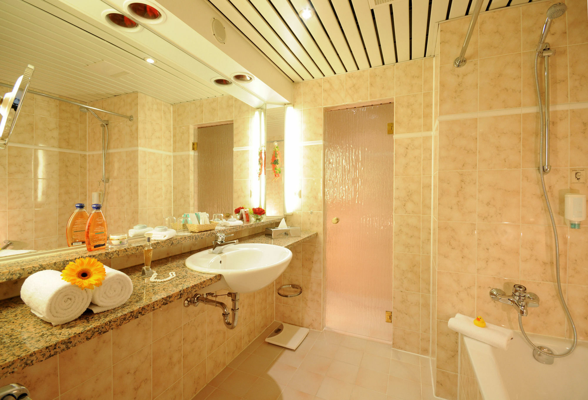 Parkhotel Weingarten ภายนอก รูปภาพ
